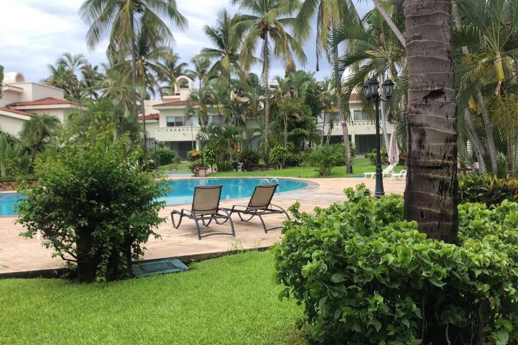 Hermoso Apartamento En Manzanillo Con Alberca Y Cancha De Tenis, Ideal Para Relajarse Y Disfrutar De Una Escapada Tranquila En El Paraiso Tropical エクステリア 写真