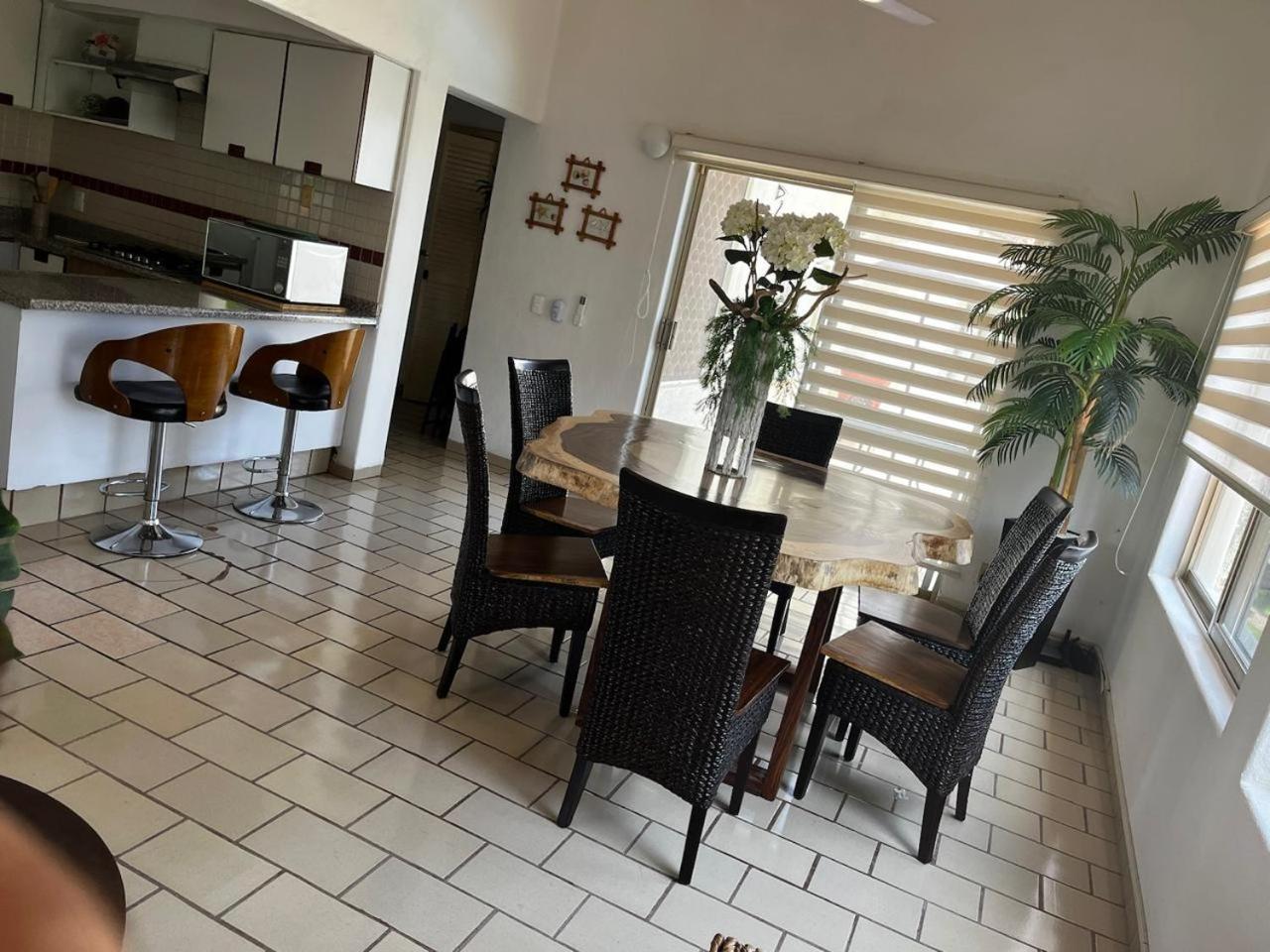Hermoso Apartamento En Manzanillo Con Alberca Y Cancha De Tenis, Ideal Para Relajarse Y Disfrutar De Una Escapada Tranquila En El Paraiso Tropical エクステリア 写真